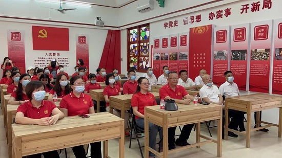 喜迎二十大 永遠(yuǎn)跟黨走 奮進(jìn)新征程——白云山潘高壽職能二支部黨員、團(tuán)委與王老吉藥業(yè)第四黨支部、團(tuán)委學(xué)習(xí)共建1.jpg